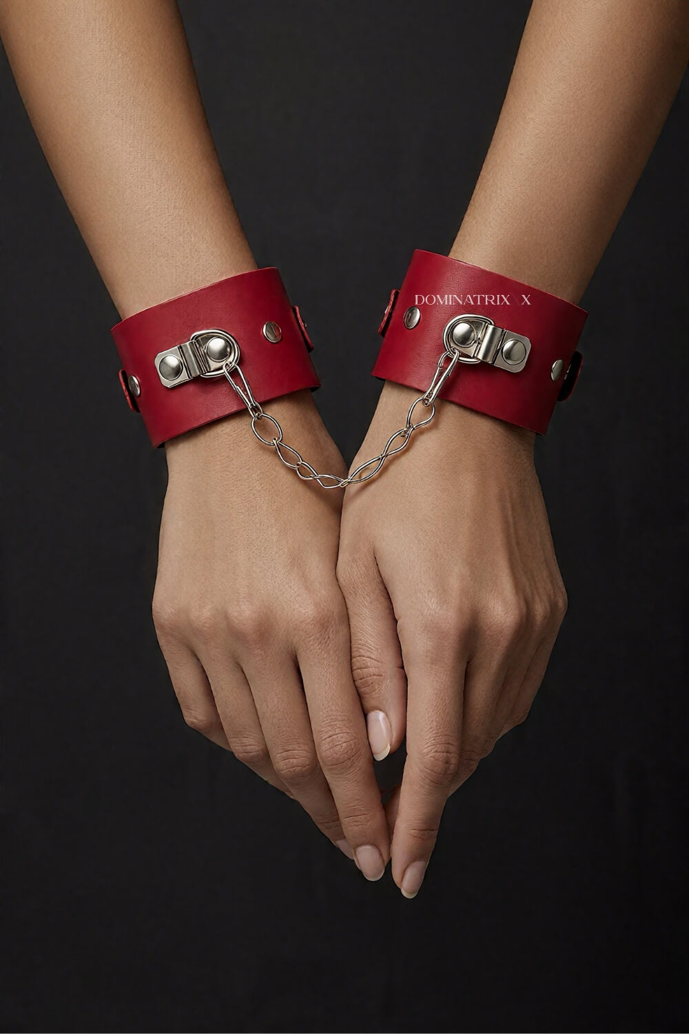 Bracelete Vermelho com Corrente