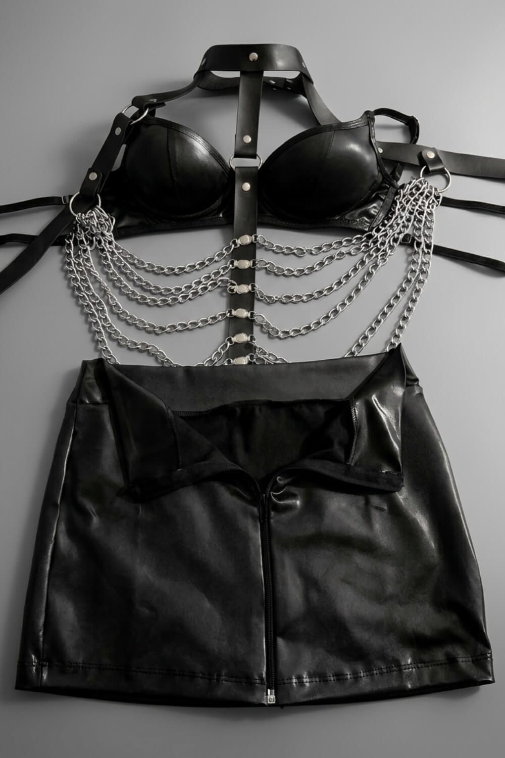 Conjunto Tókio com Saia, Sutiã e Hot Pant